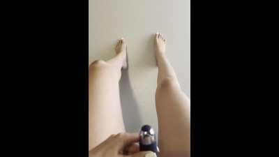 Goddess Masturbating To Feet
