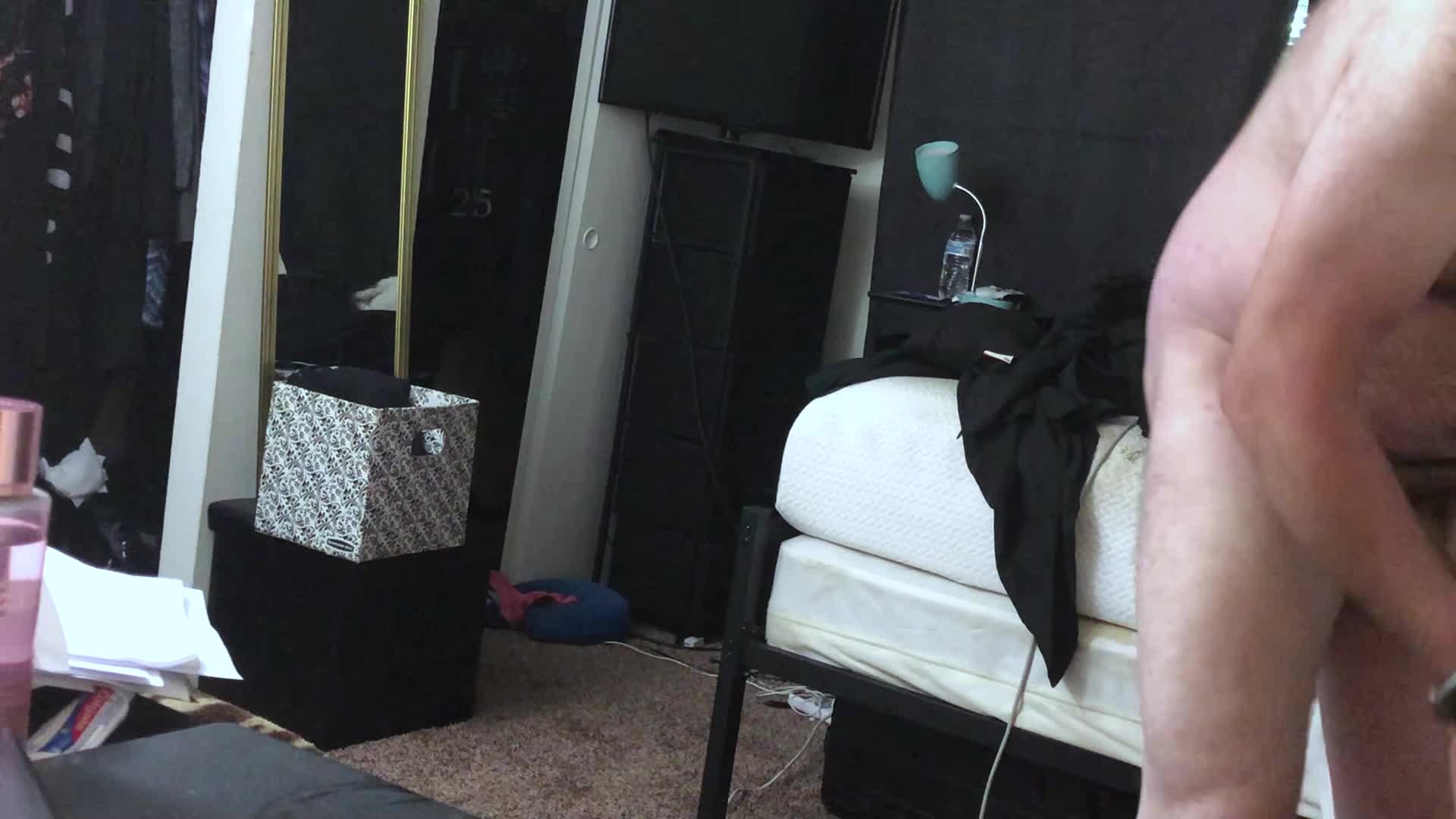 Goddess Mxdominion Relaxes As Slave Cleans Her House