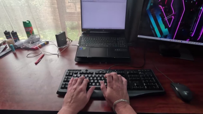Brown Employee Sucking White Boss Dick For Promotion