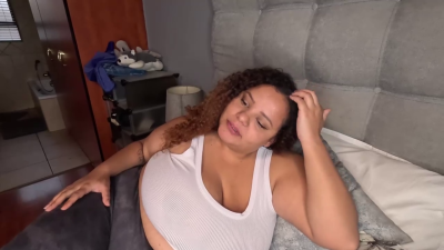 Brown BBW Chewing Bubblegum, Blowing Bubbles, And Playing With Her Pussy