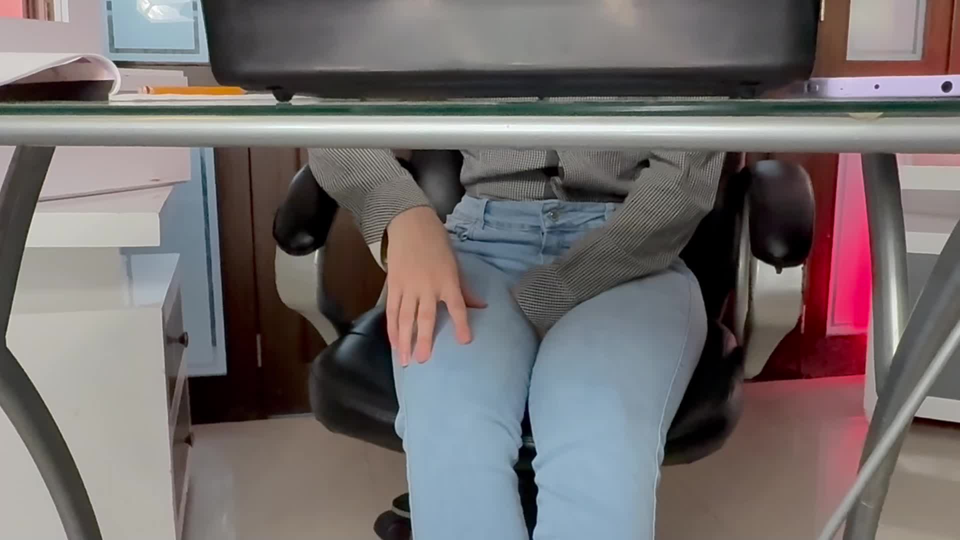 Embarrassing Meeting With My Wetjeans