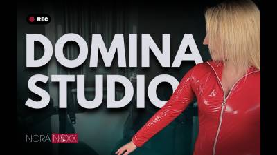 In Rotem Lack I'm Dominastudio