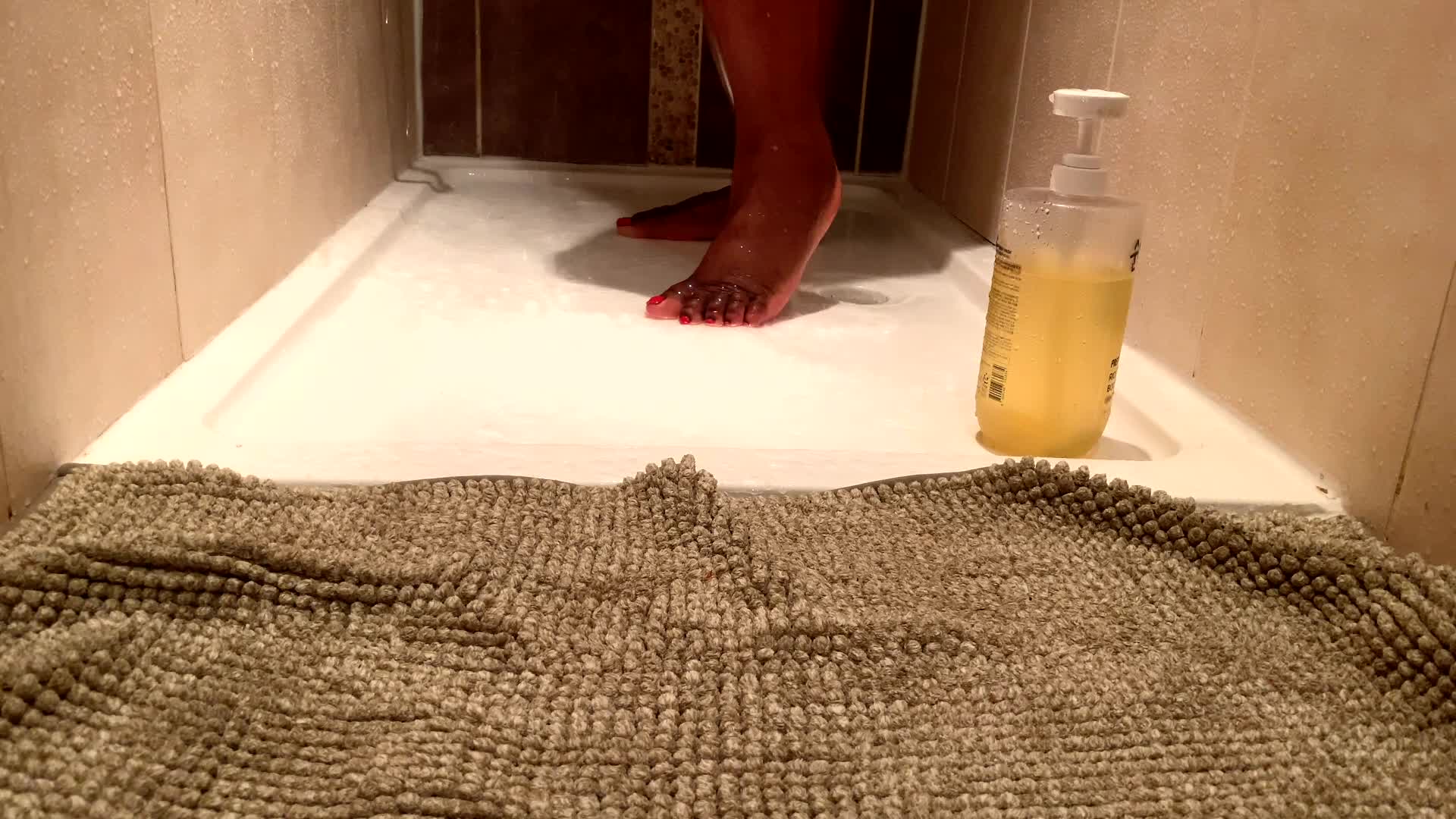 Teal Revel In Shower-Soaked Soles: BBW Domme's ASMR Foot Sounds Leave You Dripping