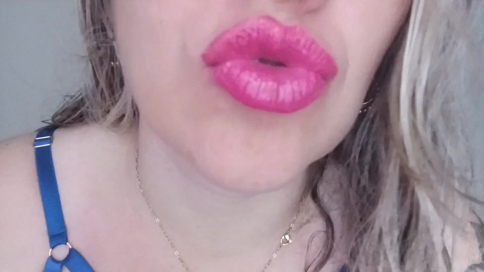 Fuchsia Lips Chewing Gum ASMR - Up Close & Wet Sounds