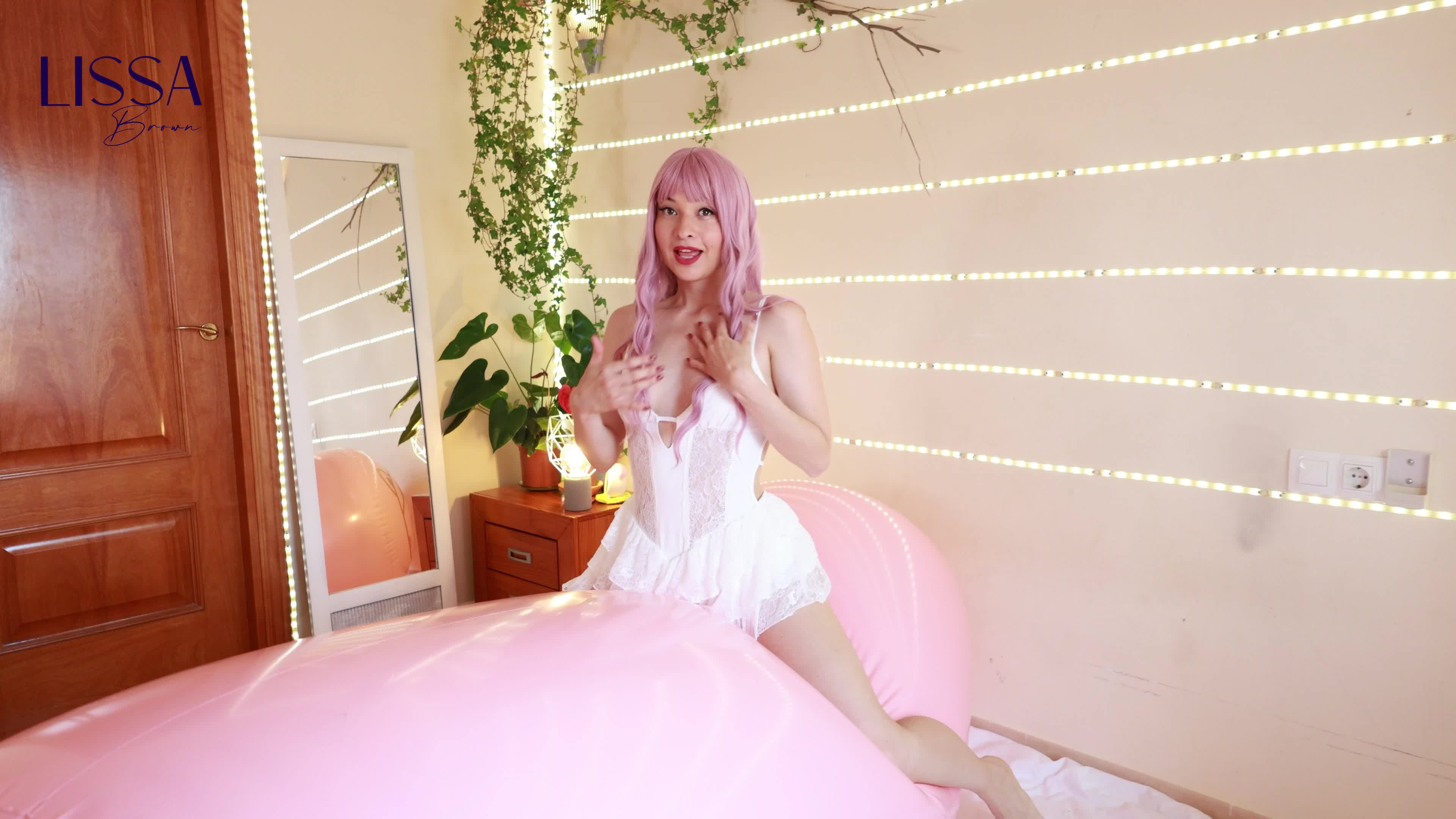 Lissa Brown, Pink Girl, Fucking In A Inflatable Cylinder