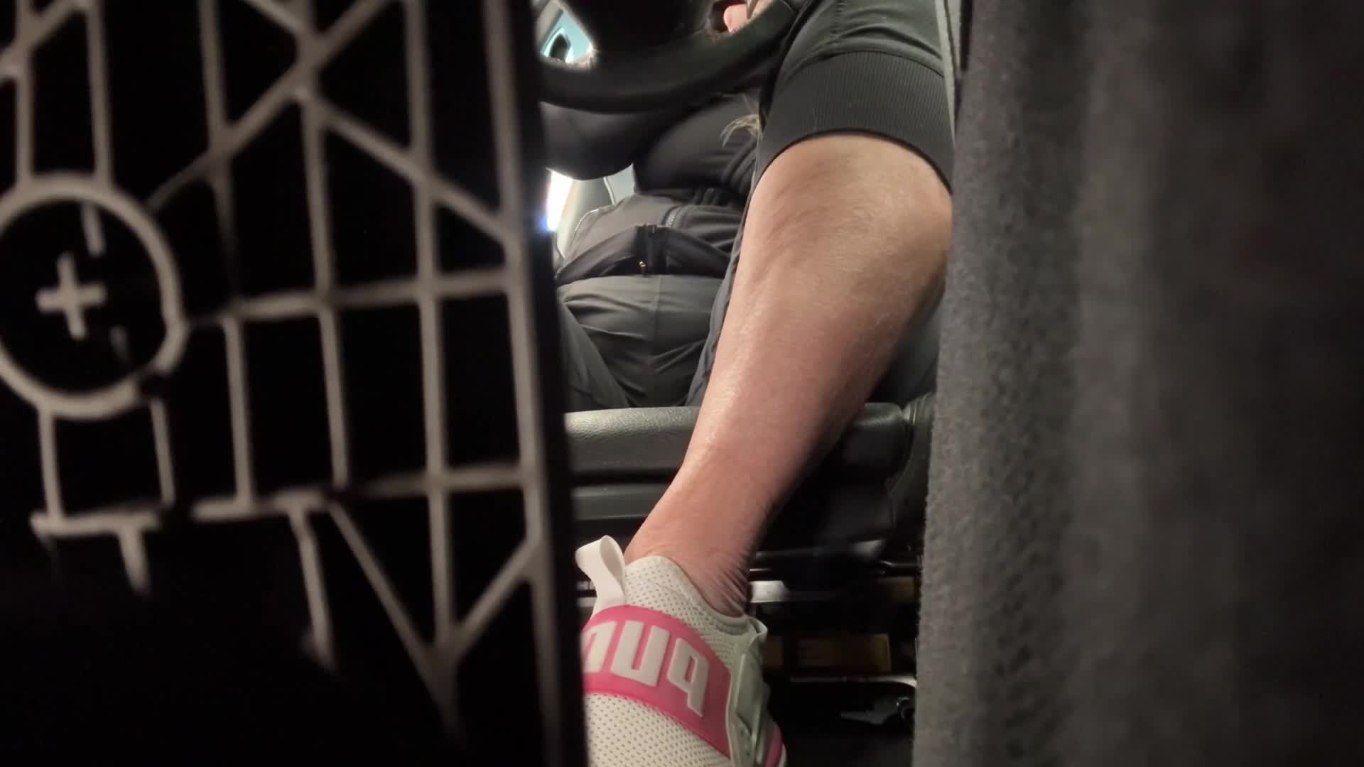 Puma Pedal Pushing