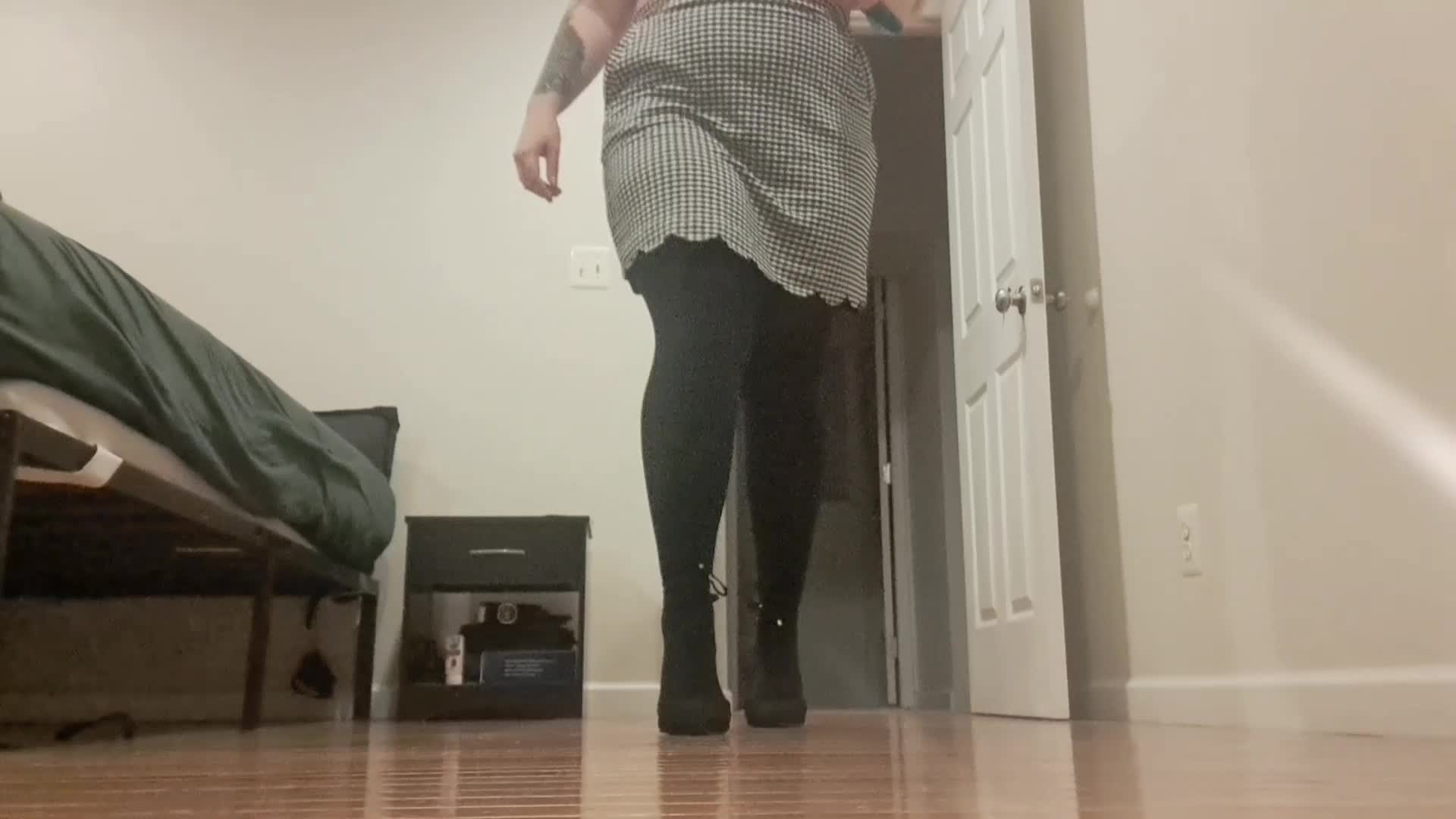 Nylon And Heels Masturbation