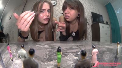 Mass Worship Of Giant Feet