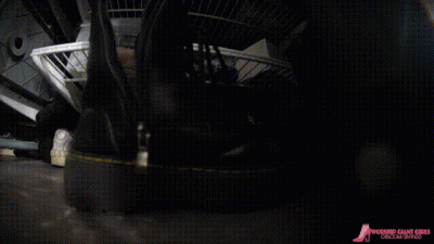 Tiny Captive In The Hands Of Giant Alice 4K