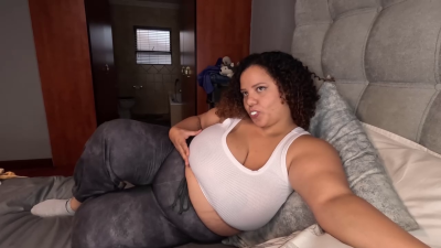 Brown BBW Chewing Bubblegum, Blowing Bubbles, And Playing With Her Pussy