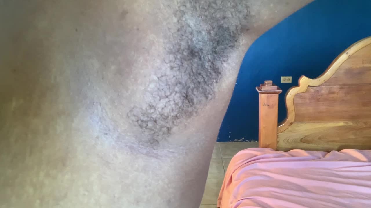 Armpit Lotioning