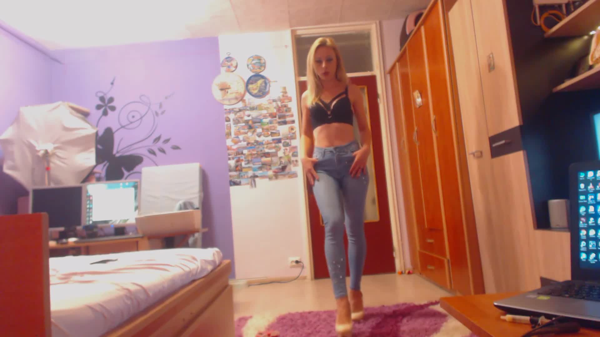 Catwalk-In-Jeans