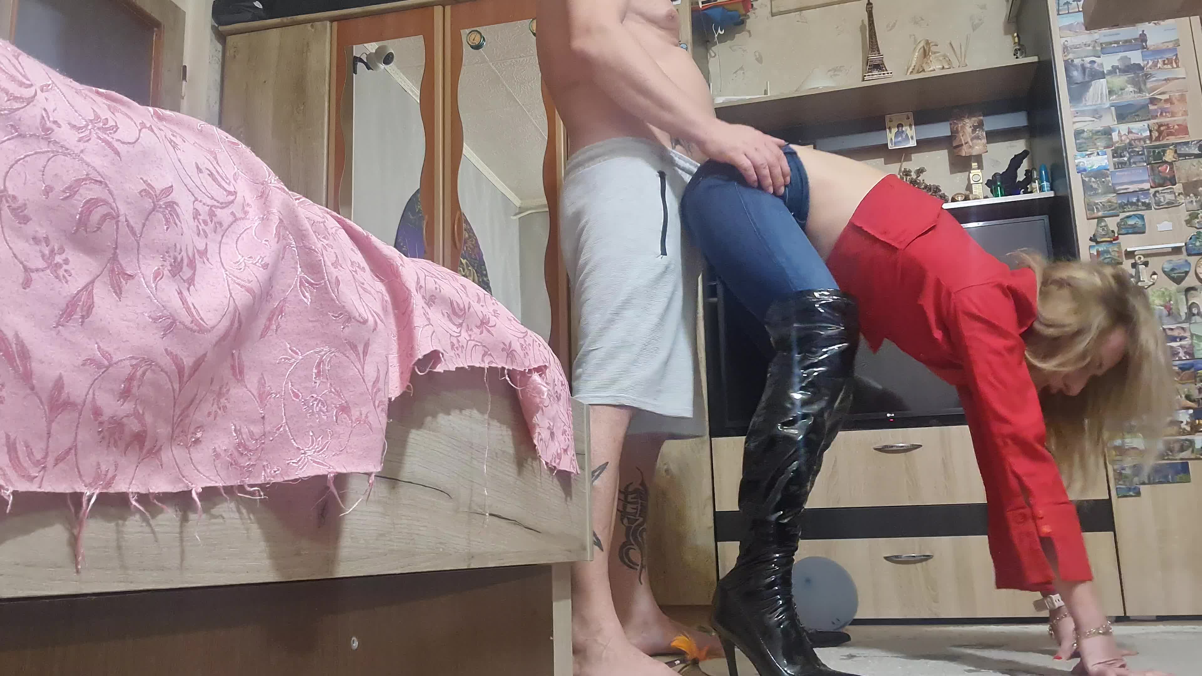4K Dry Humping While I Wear Jeans, Shirt And High Heels Boots