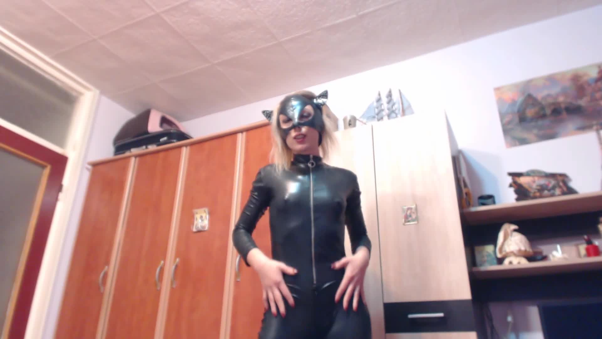 Catwoman-Beeing-Fucked-In-POV