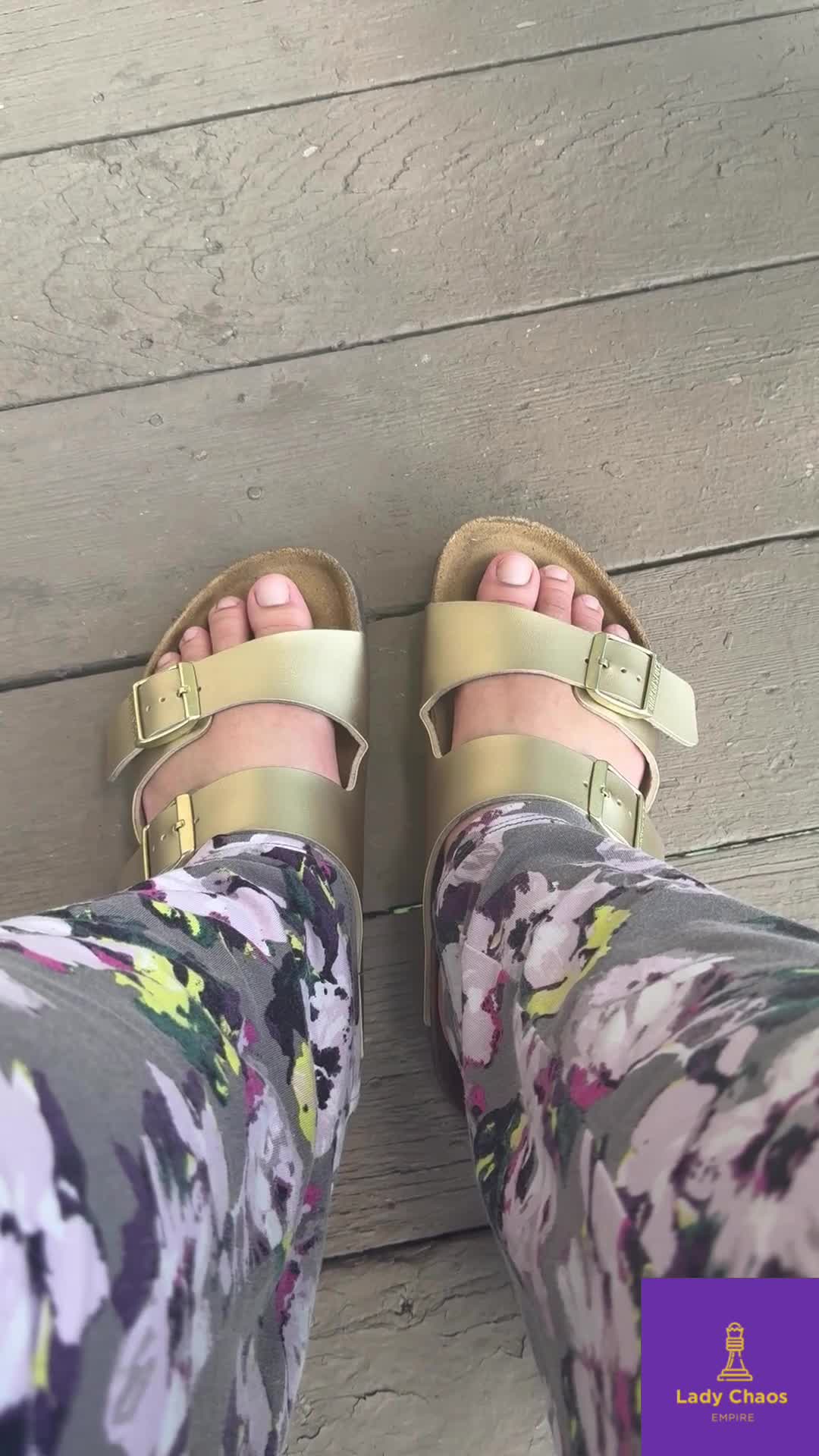 Muslim Dominatrix Priestess Lady Chaos: Hungry Sandal Bitch