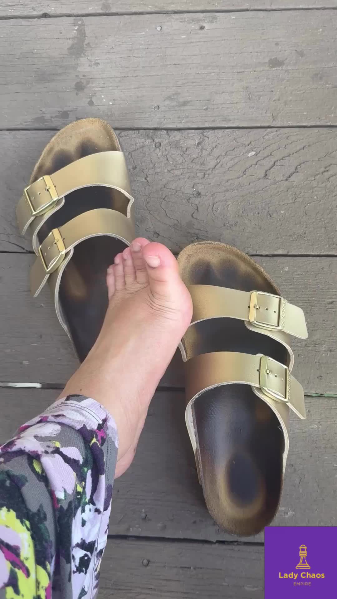 Muslim Dominatrix Priestess Lady Chaos: Hungry Sandal Bitch