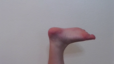 Smelly Giantess Foot Bed