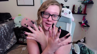 Long Hawk Curved Nails JOI