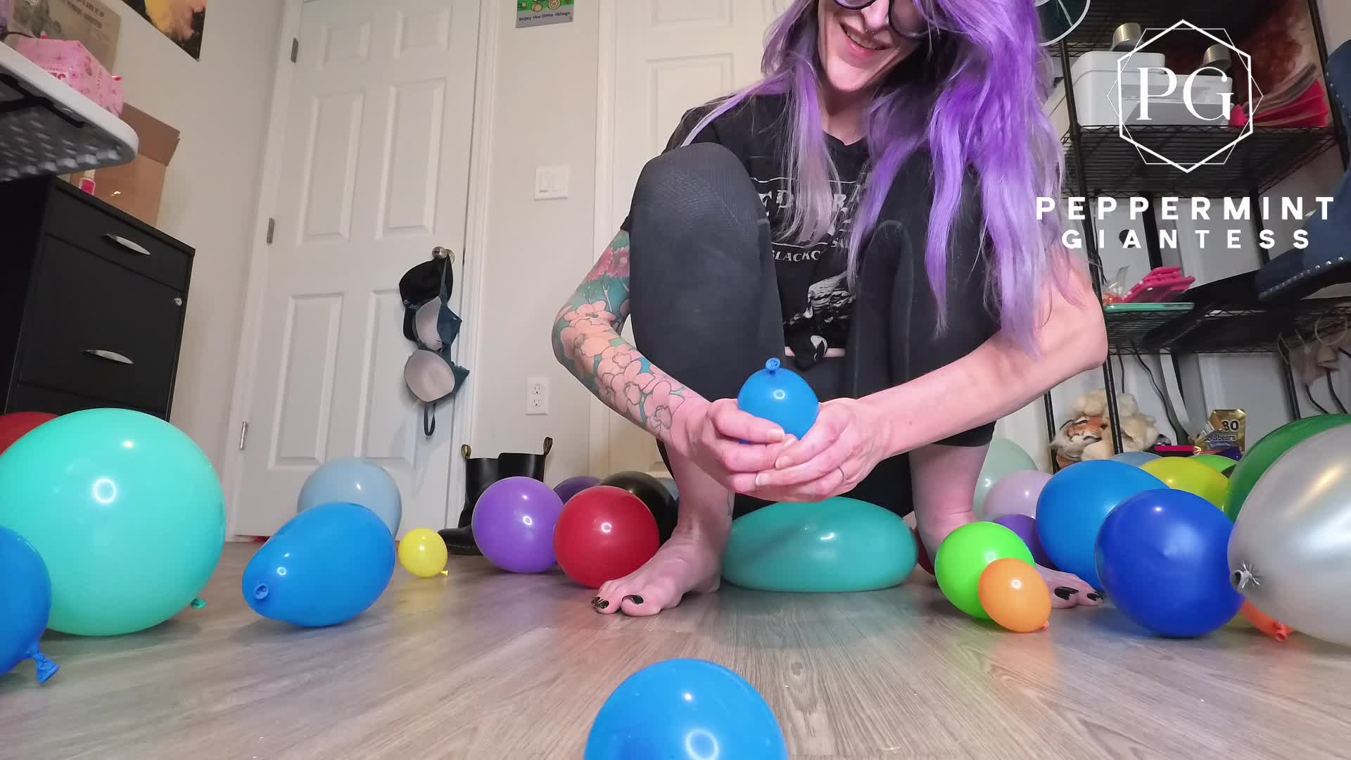 Giantess Non-Pop Balloon Squish ASMR | Squeaky Feet & Hands, Slow Smushing, No Pops