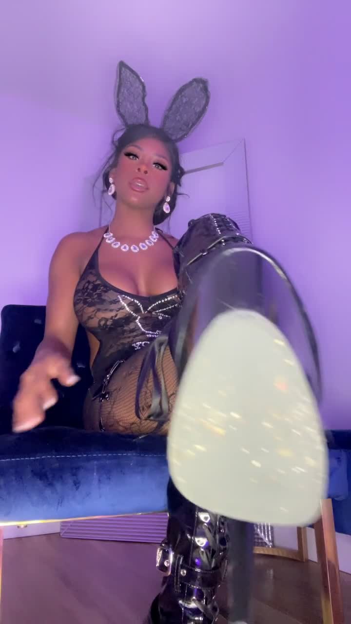 Boot Findom Worship Drain