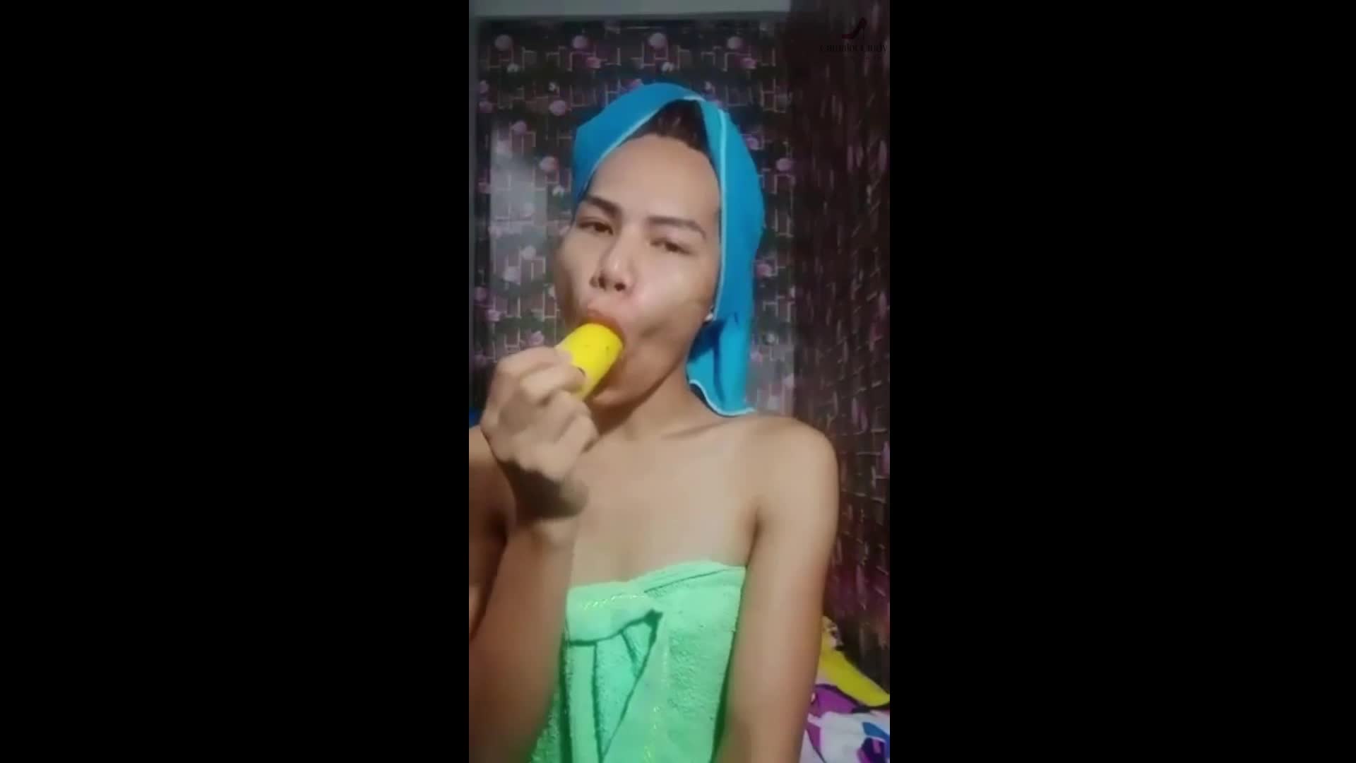 Ladyboy Cindy Playing With Bananas, Masturbating With Cumshot