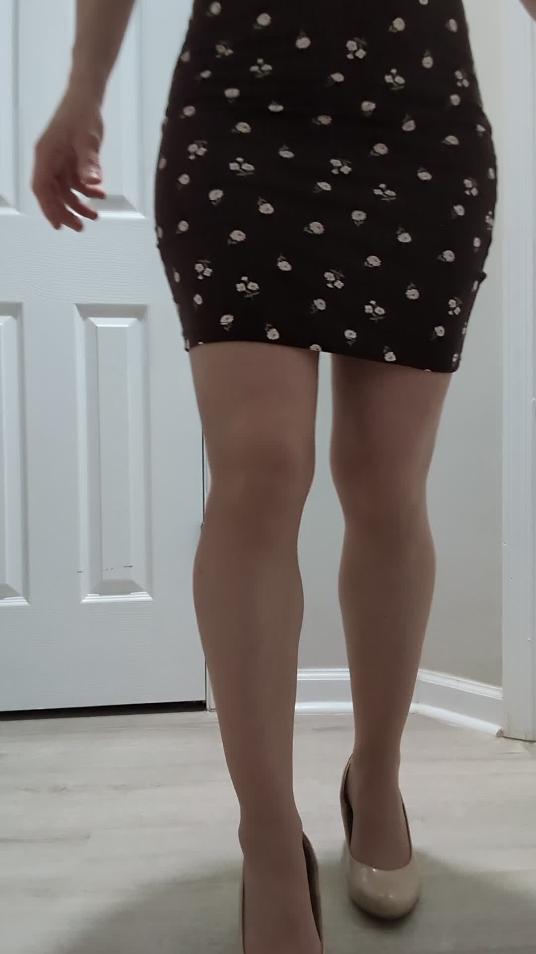 18Yr-Old Jenna Pantyhose Brown Dress Stockings High Heels