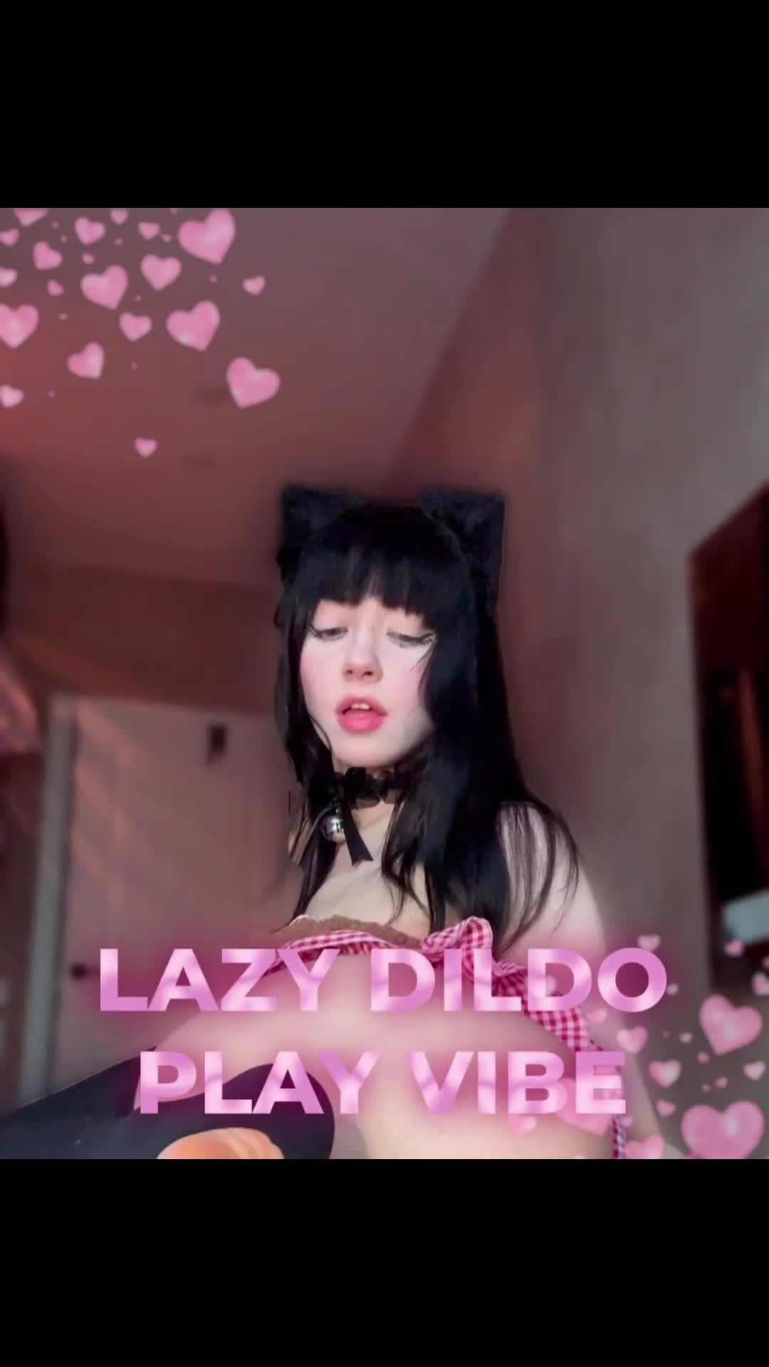 Lazy Dildo Play Vibe