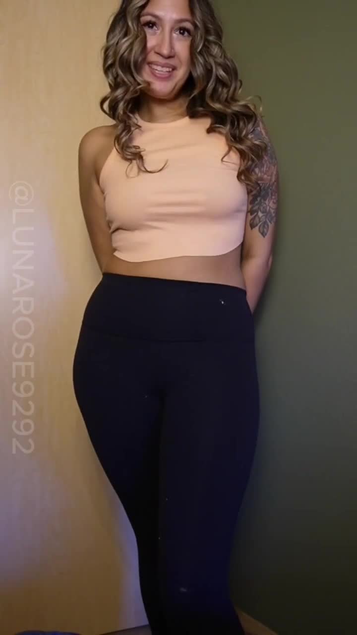 12 Min POV Luna Your Girlfriend Took A Sneak Peak At Your Browser History And Discovers Your Glove Fetish, But Little Do You Know I Have One Myself! So I Decided To Tease You With My Latex Gloves Until We End Up Fucking You!