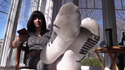 French JOI & Humiliation En Chaussettes Puantes