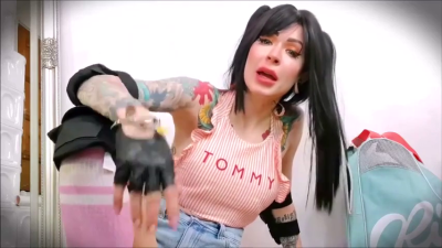 The Roller Skating Girl's Nasty Parts- Pee Edition