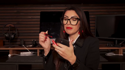 292 Alysa Secretary On Her Knees Blowjob