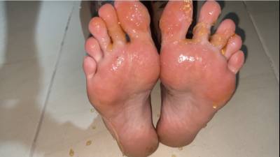 Feet Smeared With Honey For You To Suck