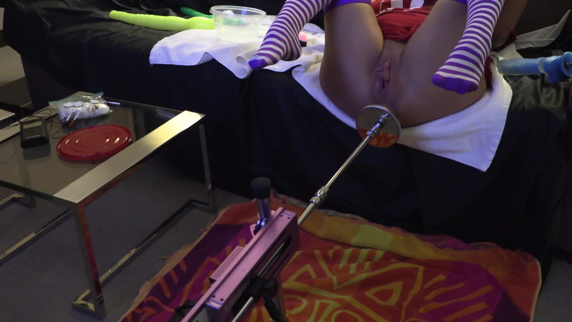 Deep Anal Toy With Fucking Machine