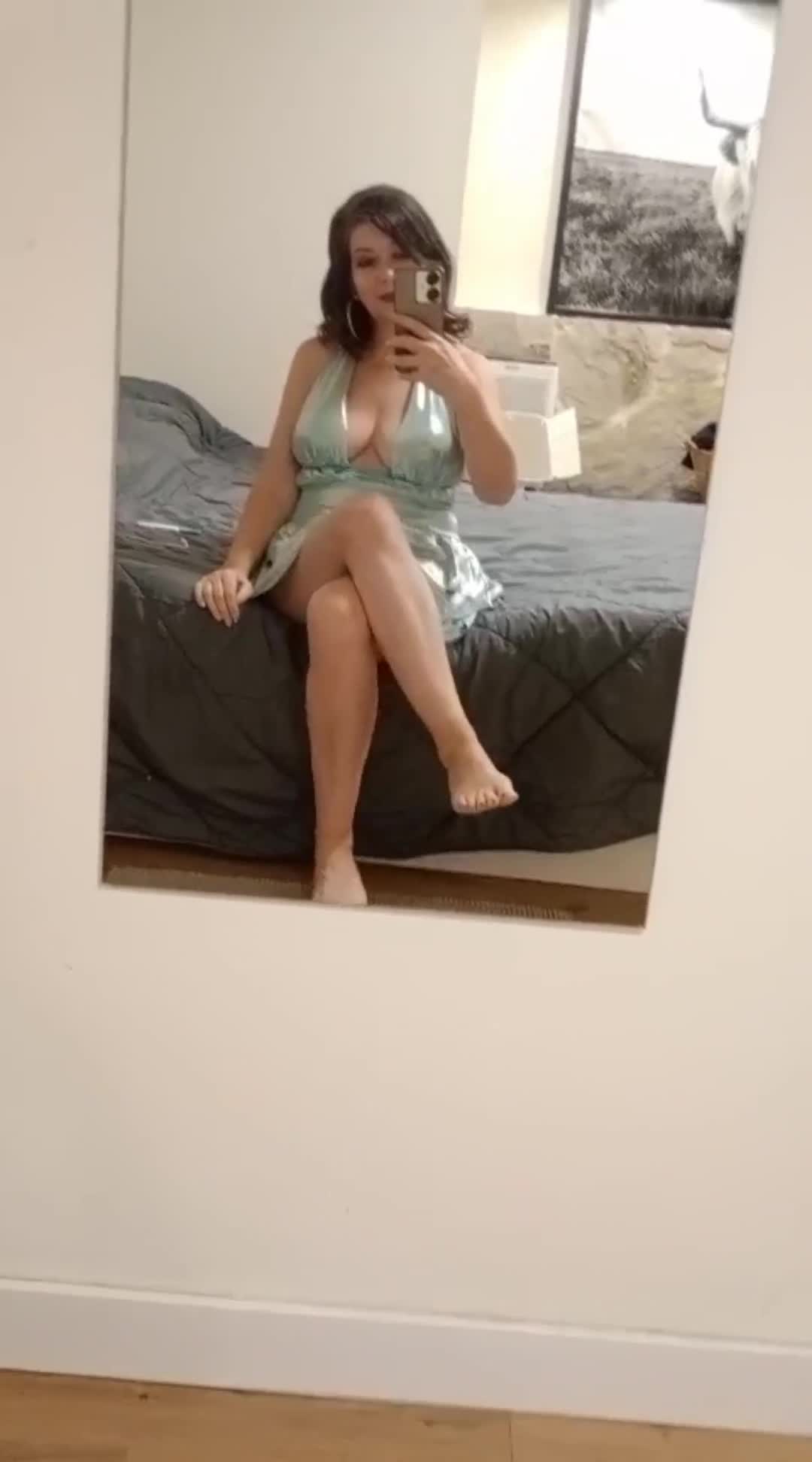 Mature Housewife Teasing In Sexy Home Outfit - Real Amateur Clip 1