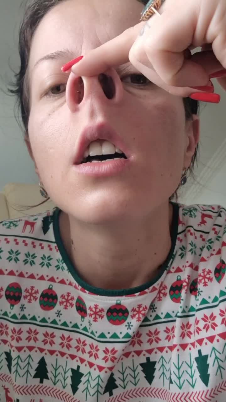 Messy Nose Play - I Blow, I Swallow