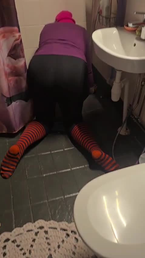 Shared Pee