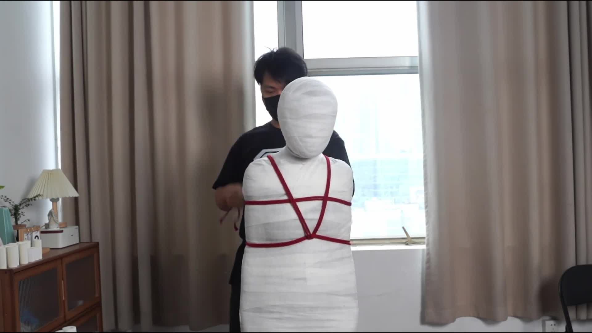 Desperate Zentai Girl