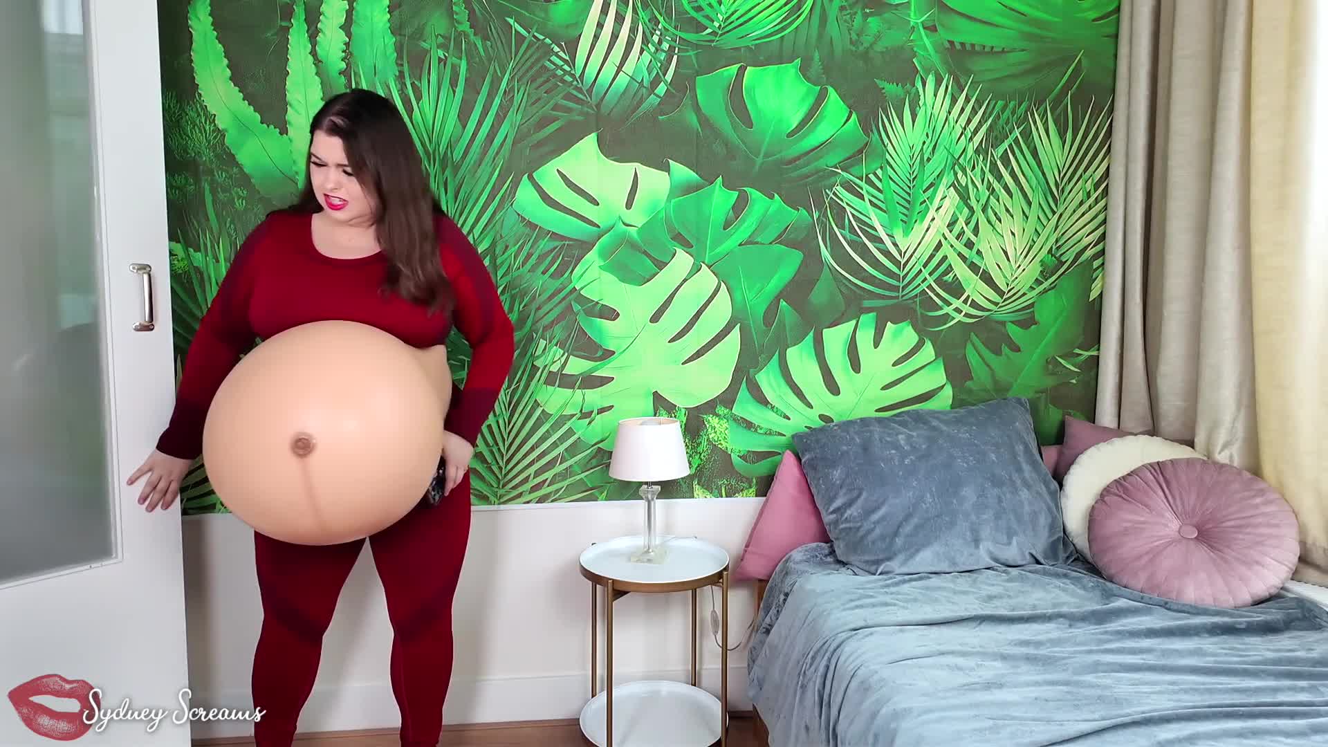 Braxton Hicks Contractions And Pants Wetting- Pregnant BBW Sydney Screams Stretches In Yoga Pants Between Contractions Then Pisses Herself