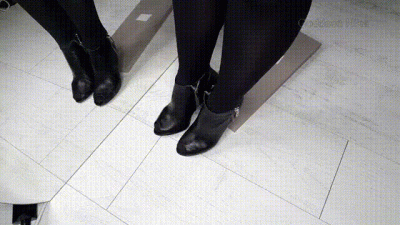 Wiggle And Tapping