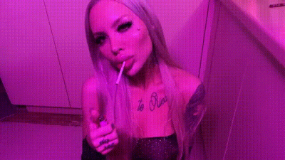 Smocking Blowjob From A Bimbo