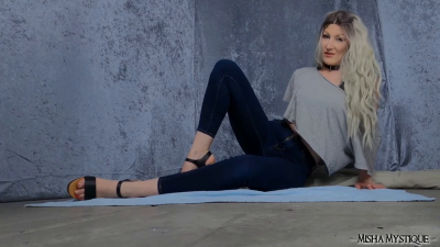 Jeans Fetish: Stretching In Levis vs Miss Me Flexibility Denim Belly Fetish