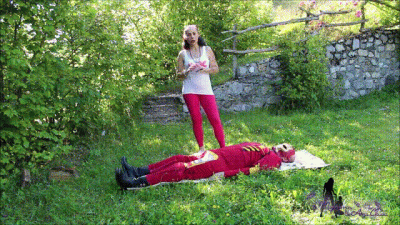 Trampling Slave Aplastando Sumiso