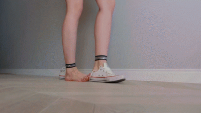 2 Clips Lisa Barefoot And Man Under Mix Polish And Russian Language HD 2560X1440