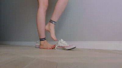 Lisa Irritating Step-Sister Foot Dominate Her Step-Brother Polish Language HD 2560X1440