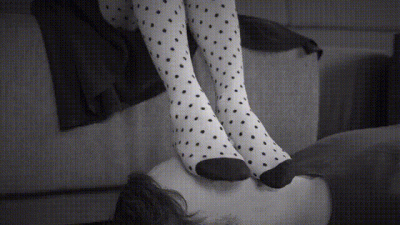 Cynthia 2 Clips His Face Under Petite 22 Yo Woman Feet Black And White Clip Mix 4096X2304 4K