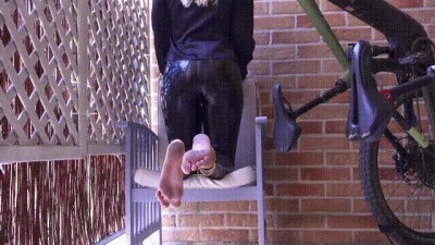 Man In Cardboard At Mercy Of Goddess Khaleesi Daenerys Russian Language Episode 10 Full HD 2560X1440