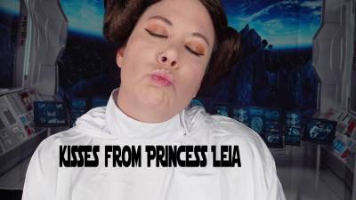 POV Gets Kisses From Princess Leia Lips Fetish, Lipgloss Applying