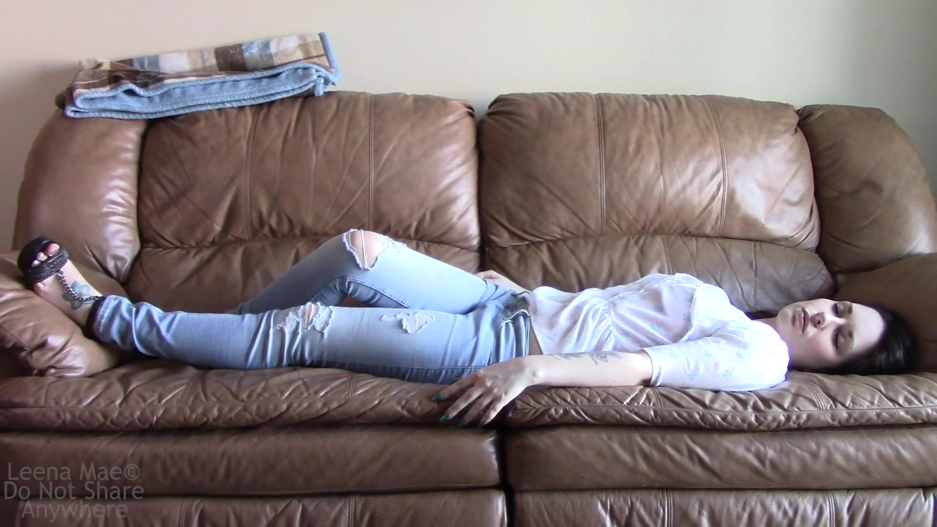 Leena Mae Fart Fetish Videos - ASMR Clips on iWantClips