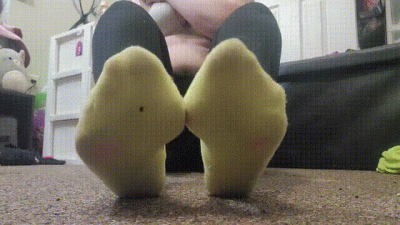 Cute Yellow Socks & Toe Popping