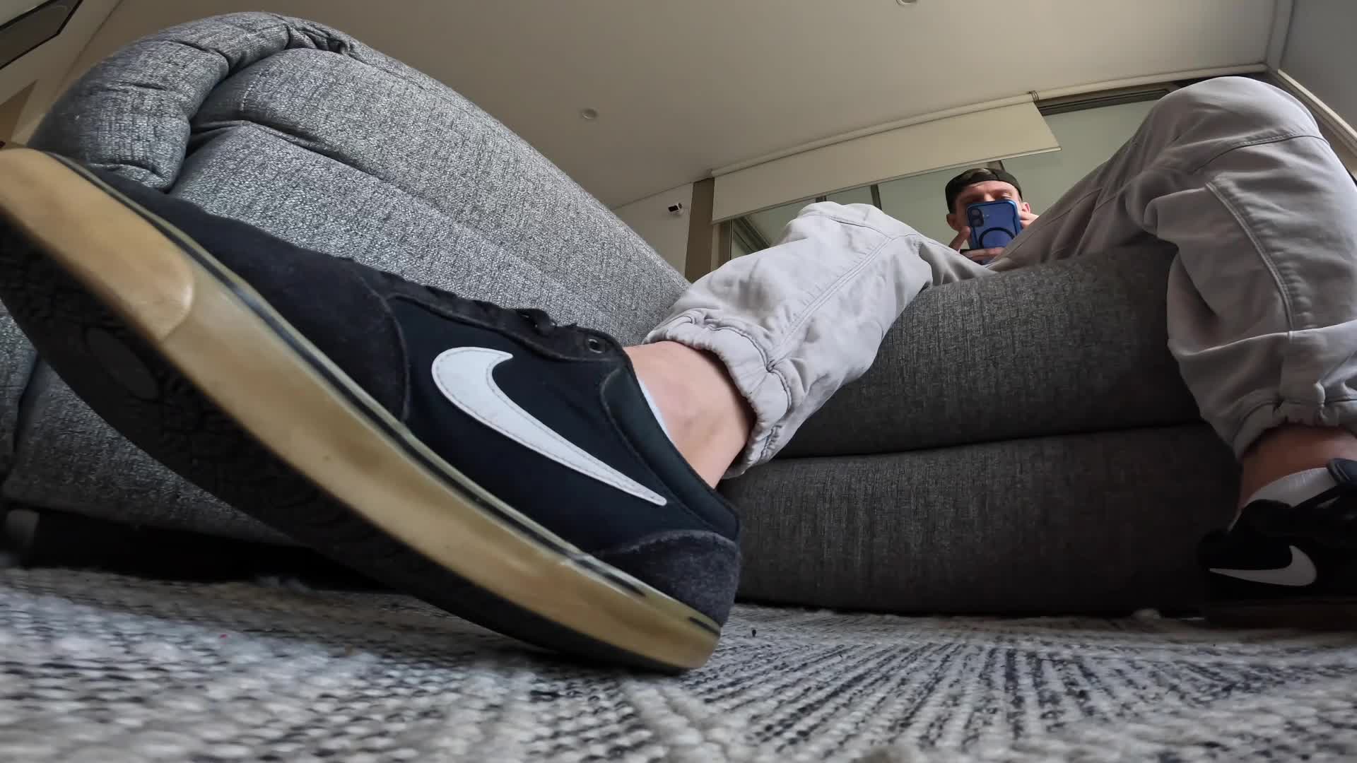 Aaron- Unaware (POV Shrunken)